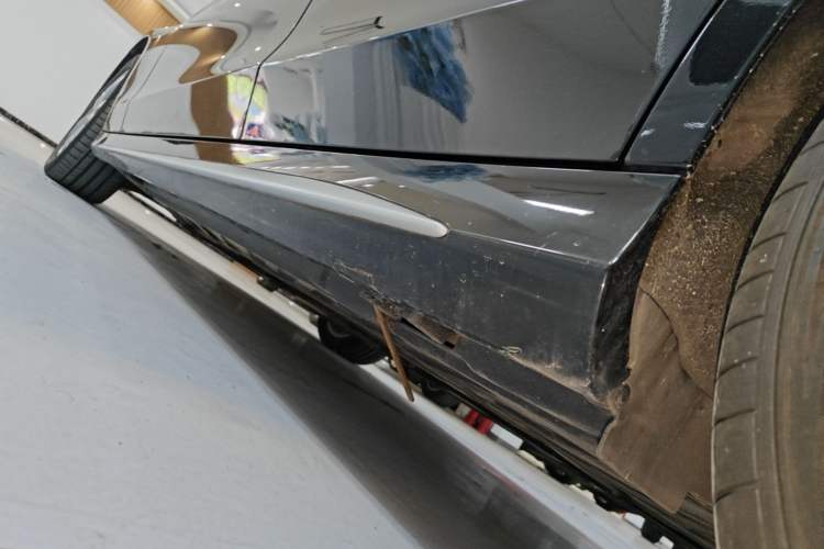 Used Mercedes-Benz C-Class 2020 C 200 L Fashion Edition Sport Version Left Side Sill