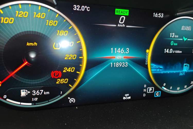Used Mercedes-Benz C-Class 2020 Restyled C 260 L Sport Edition Odometer Close Up