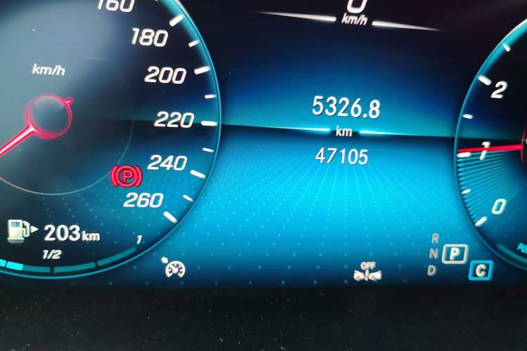 Used Mercedes-Benz C-Class 2020 C 260 Sport Edition Odometer Close Up