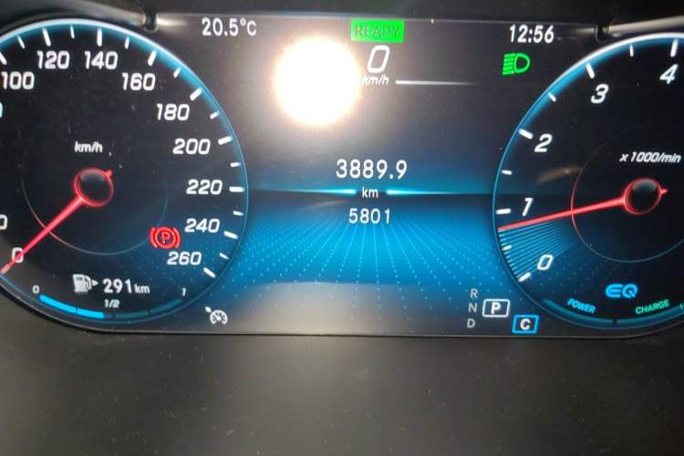 Used Mercedes-Benz C-Class 2020 Facelift C 260 L Odometer Close Up
