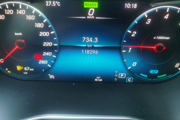 Used Mercedes-Benz C-Class 2020 Restyled C 260 L Sport Edition Odometer Close Up