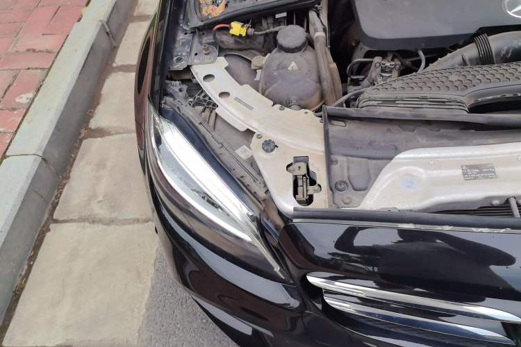 Used Mercedes-Benz C-Class 2020 C 260 Sport Edition Right Front Headlight