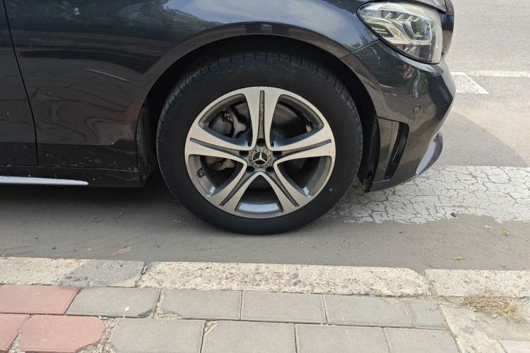 Used Mercedes-Benz C-Class 2020 C 260 L Sport Edition Right Front Wheel Hub