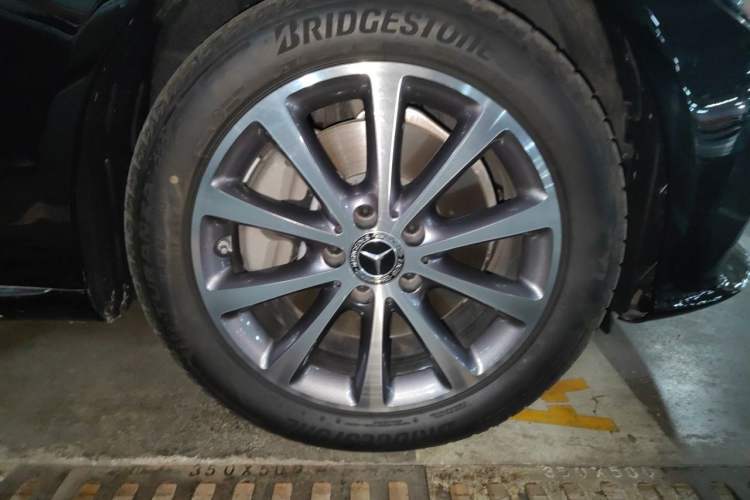 Used Mercedes-Benz C-Class 2020 Facelift C 260 L Right Front Wheel Hub