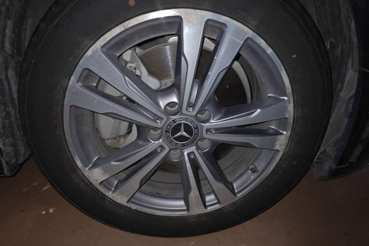 Used Mercedes-Benz C-Class 2020 Restyled C 200 L Dynamic Sports Edition Right Front Wheel Hub