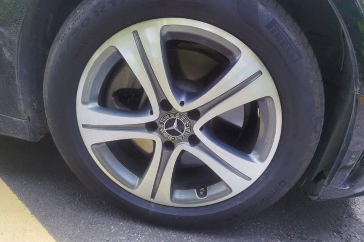 Used Mercedes-Benz C-Class 2020 Restyled C 260 L Sport Edition Right Front Wheel Hub