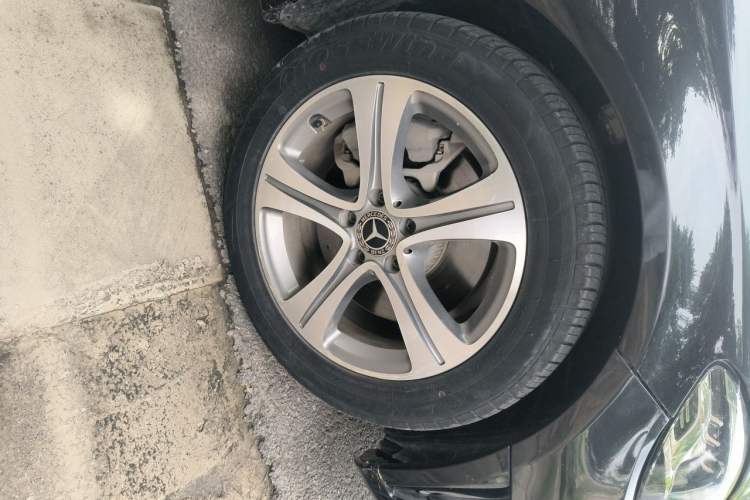 Used Mercedes-Benz C-Class 2020 C 260 L Sport Edition Right Front Wheel Hub