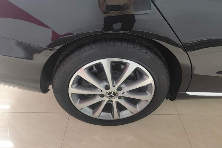 Used Mercedes-Benz C-Class 2020 C 260 L Right Rear Wheel Hub