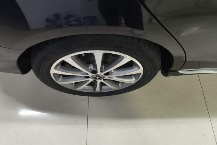 Used Mercedes-Benz C-Class 2020 C 260 L Right Rear Wheel Hub