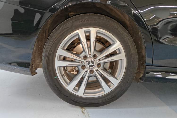 Used Mercedes-Benz C-Class 2020 C 200 L Fashion Edition Sport Version Right Rear Wheel Hub