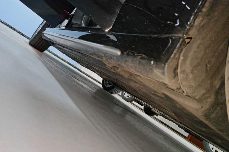 Used Mercedes-Benz C-Class 2020 C 200 L Fashion Edition Sport Version Right Side Sill