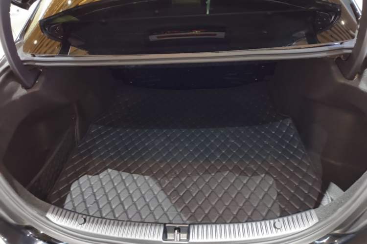 Used Mercedes-Benz C-Class 2020 C 260 L Trunk