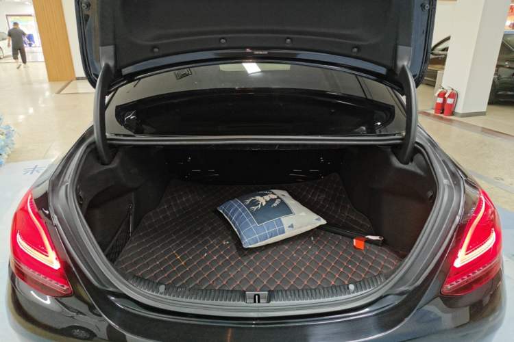 Used Mercedes-Benz C-Class 2020 C 200 L Fashion Edition Sport Version Trunk
