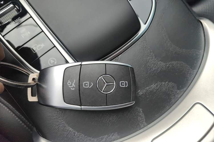 Used Mercedes-Benz C-Class 2020 C 260 L Sport Edition Vehicle Key