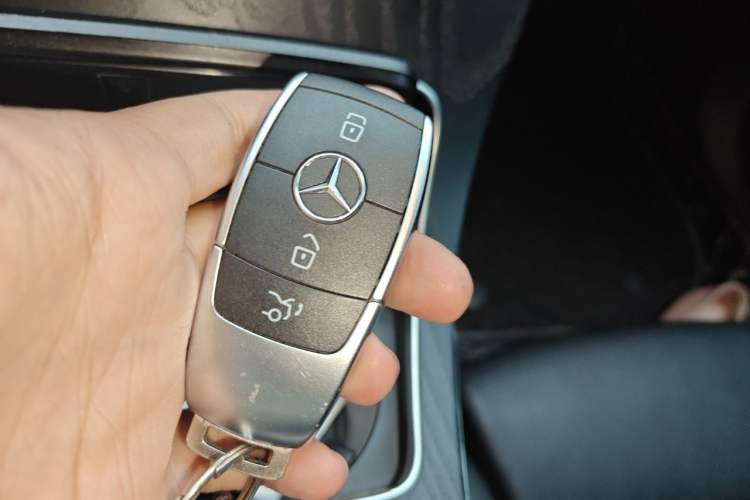 Used Mercedes-Benz C-Class 2020 Restyled C 260 L Sport Edition Vehicle Key