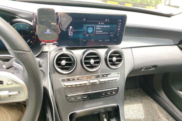 Used Mercedes-Benz C-Class 2020 C 260 L Sport Edition Audio And AC Panel