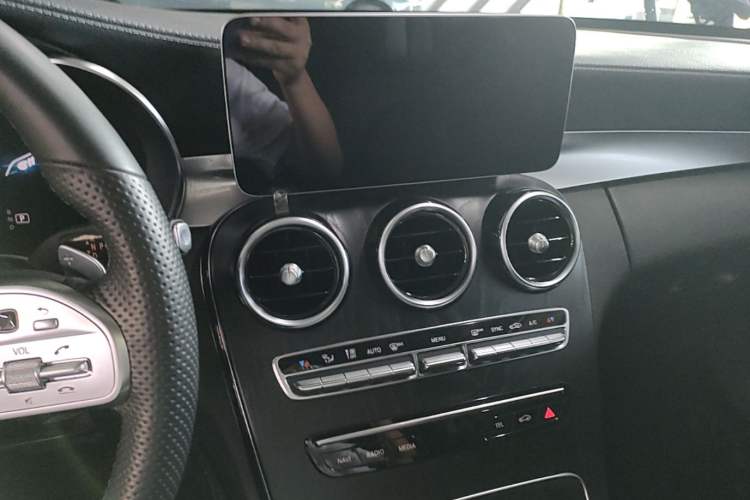 Used Mercedes-Benz C-Class 2020 Restyled C 200 L Fashion Edition Sport Version Audio And AC Panel