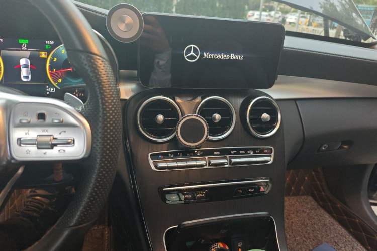 Used Mercedes-Benz C-Class 2020 Restyled C 260 L Sport Edition Audio And AC Panel