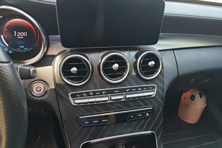 Used Mercedes-Benz C-Class 2020 C 260 L Sport Edition Audio And AC Panel