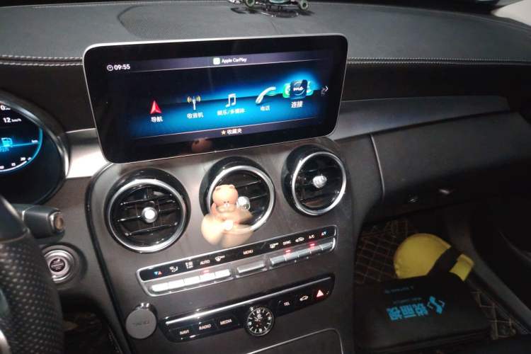 Used Mercedes-Benz C-Class 2020 C 200 L Fashion Edition Sport Version Audio And AC Panel