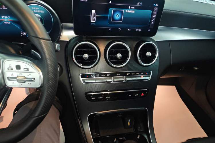 Used Mercedes-Benz C-Class 2020 Restyled C 260 L Sport Edition Audio And AC Panel