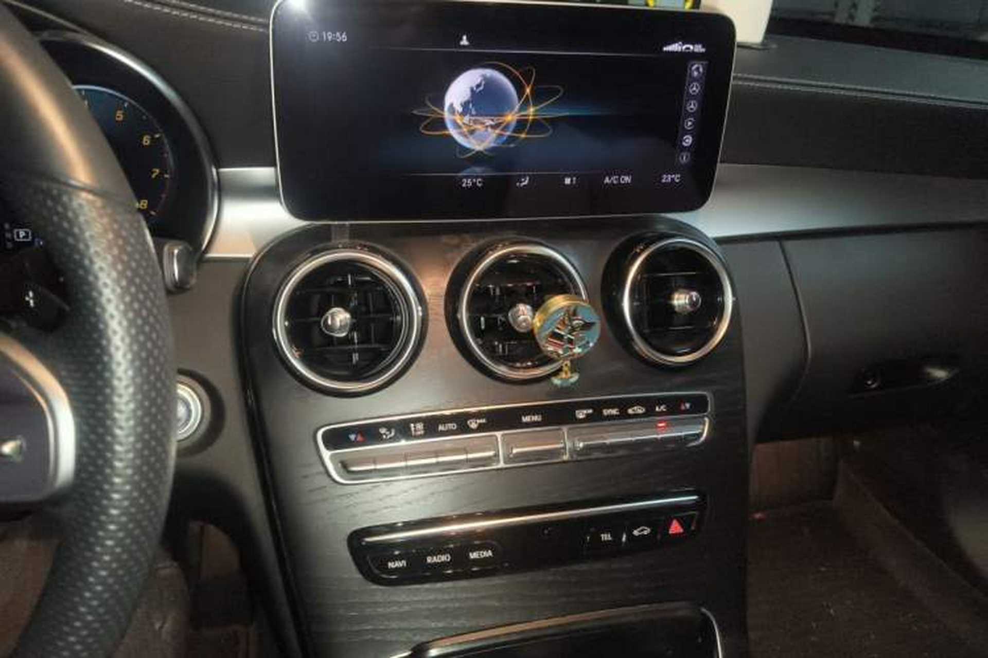 Used Mercedes-Benz C-Class 2020 C 200 L Fashion Edition Sport Version Audio And AC Panel