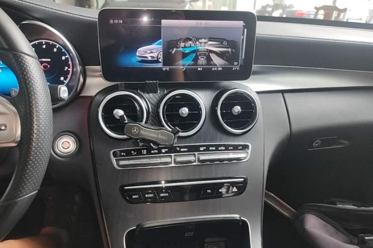 Used Mercedes-Benz C-Class 2020 C 260 L Sport Edition Audio And AC Panel
