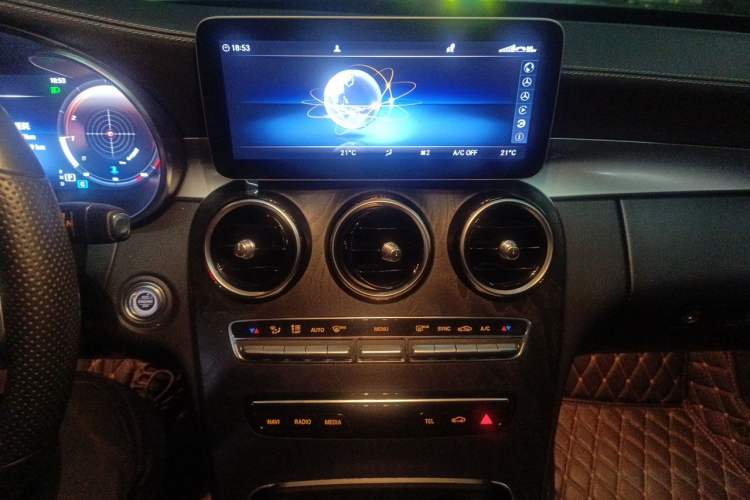 Used Mercedes-Benz C-Class 2020 C 200 L Fashion Edition Sport Version Audio And AC Panel