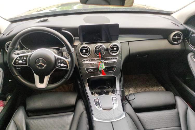 Used Mercedes-Benz C-Class 2020 Facelifted C 260 Estate Center Console