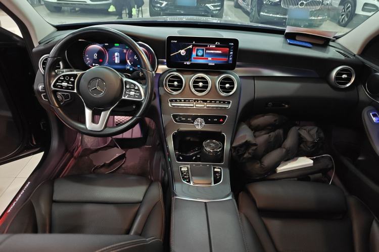 Used Mercedes-Benz C-Class 2020 Facelifted C 260 Estate Center Console
