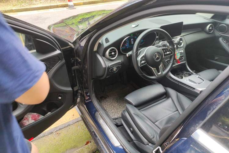 Used Mercedes-Benz C-Class 2020 Facelifted C 260 Estate Driver Seat