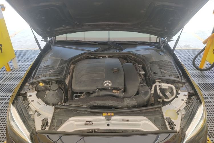Used Mercedes-Benz C-Class 2020 Updated C 200 L Fashion Edition Engine Bay