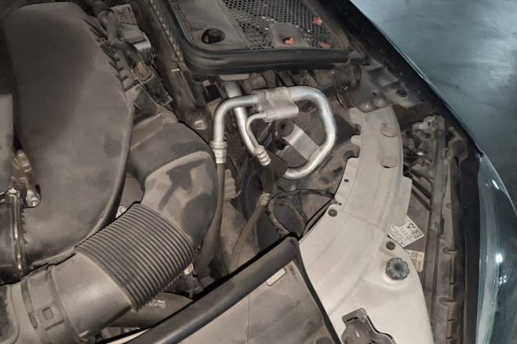 Used Mercedes-Benz C-Class 2020 C 200 L Fashion Edition Sport Version Engine Bay Left
