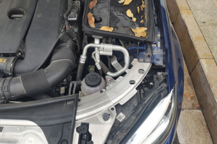 Used Mercedes-Benz C-Class 2020 C 260 L Sport Edition Engine Bay Left