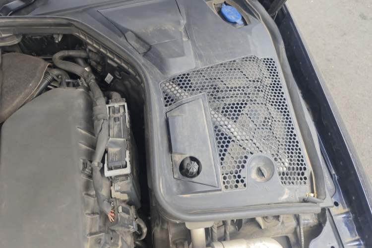 Used Mercedes-Benz C-Class 2020 C 260 L Sport Edition Engine Bay Left