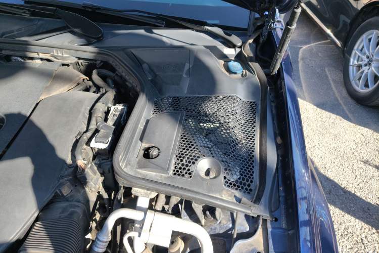 Used Mercedes-Benz C-Class 2020 C 260 Coupe Engine Bay Left