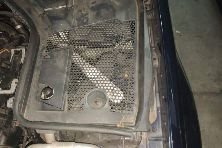 Used Mercedes-Benz C-Class 2020 C 200 Coupe Engine Bay Left