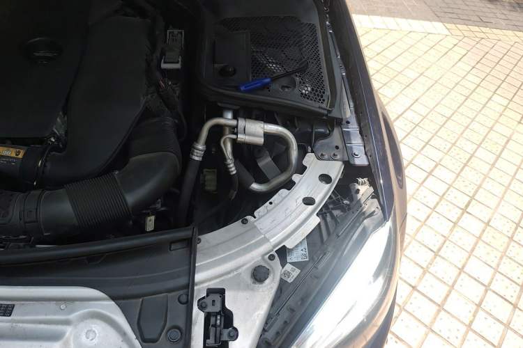 Used Mercedes-Benz C-Class 2020 Restyled C 200 L Fashion Edition Sport Version Engine Bay Left