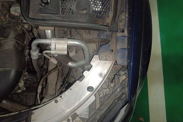 Used Mercedes-Benz C-Class 2020 C 200 L Fashion Edition Sport Version Engine Bay Left