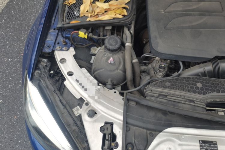 Used Mercedes-Benz C-Class 2020 C 260 L Sport Edition Engine Bay Right
