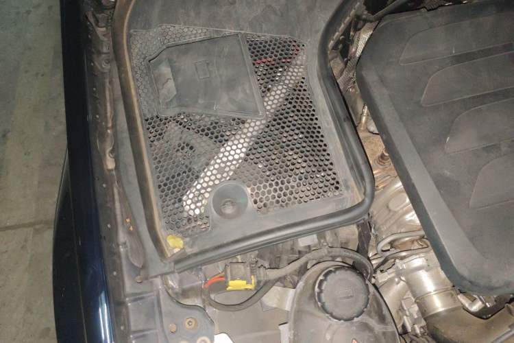 Used Mercedes-Benz C-Class 2020 C 200 Coupe Engine Bay Right