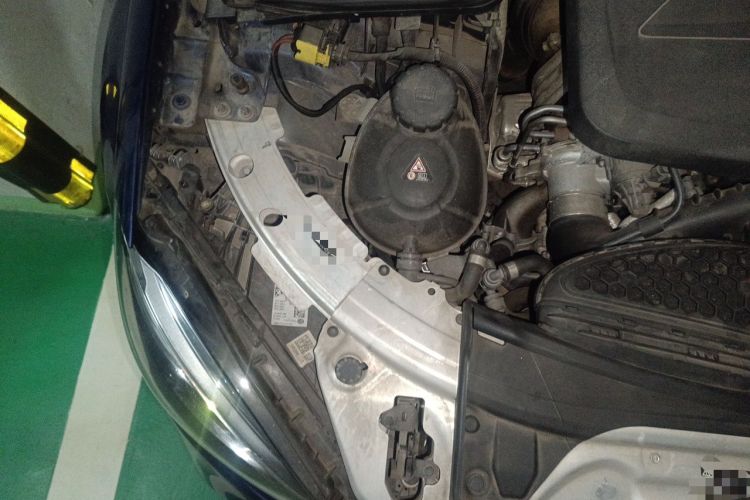 Used Mercedes-Benz C-Class 2020 C 200 L Fashion Edition Sport Version Engine Bay Right