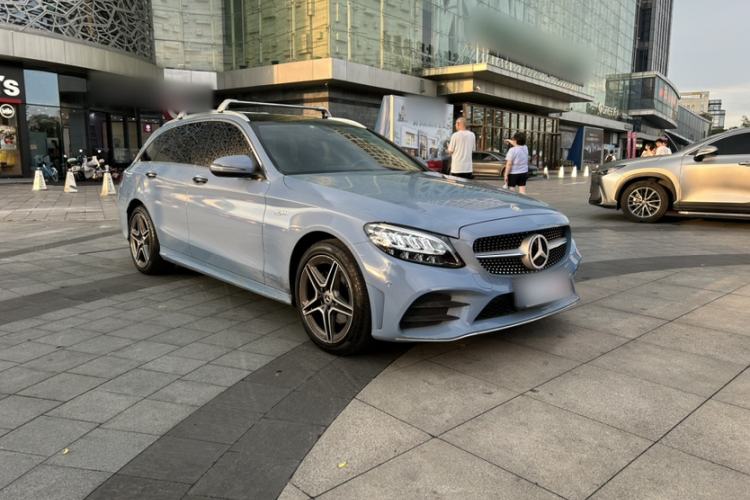 Used Mercedes-Benz C-Class 2020 Facelifted C 260 Estate Exterior 1
