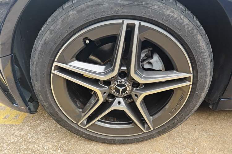 Used Mercedes-Benz C-Class 2020 Facelifted C 260 Estate Exterior 1
