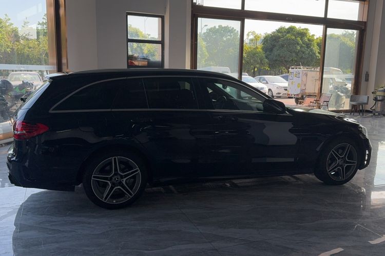 Used Mercedes-Benz C-Class 2020 Facelifted C 260 Estate Exterior 2