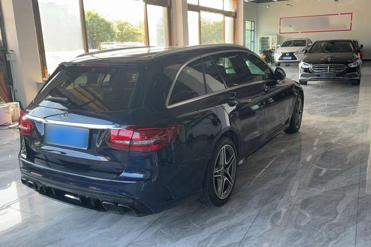 Used Mercedes-Benz C-Class 2020 Facelifted C 260 Estate Exterior 3