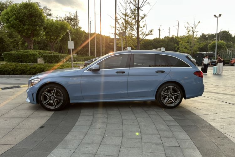 Used Mercedes-Benz C-Class 2020 Facelifted C 260 Estate Exterior 3