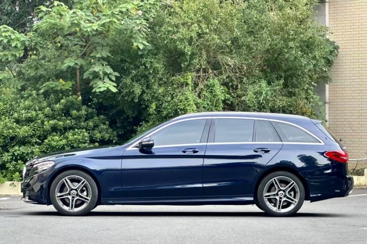 Used Mercedes-Benz C-Class 2020 Facelifted C 260 Estate Exterior 4