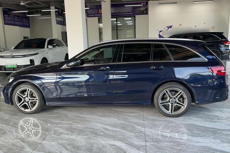 Used Mercedes-Benz C-Class 2020 Facelifted C 260 Estate Exterior 5
