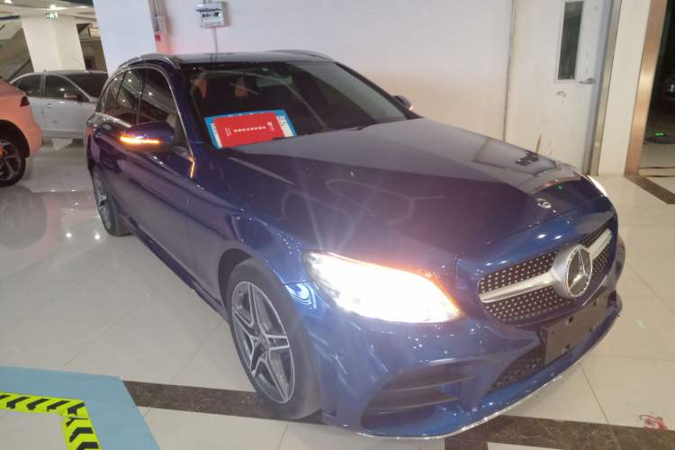 Used Mercedes-Benz C-Class 2020 C 260 Estate Front Right 45 Deg